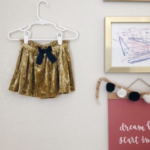 12 months 🌿 holiday skirt • velvet with bow